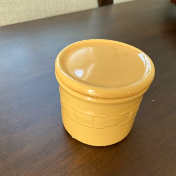 LONGABERGER Woven Traditions Pottery Yellow Lidded Crock - Picture 2 of 8